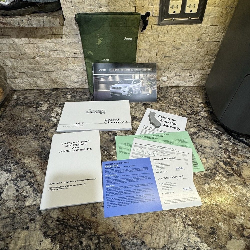 2019 Jeep Grand Cherokee Essential Info. Book & Quick Reference Guide With Case